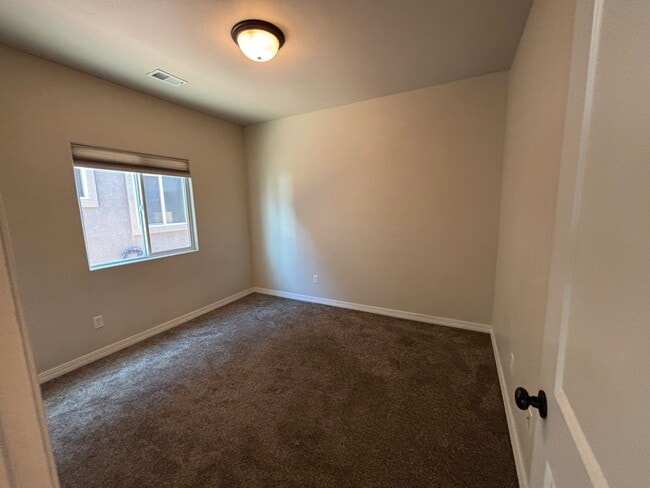 Building Photo - 439 Donogal Dr