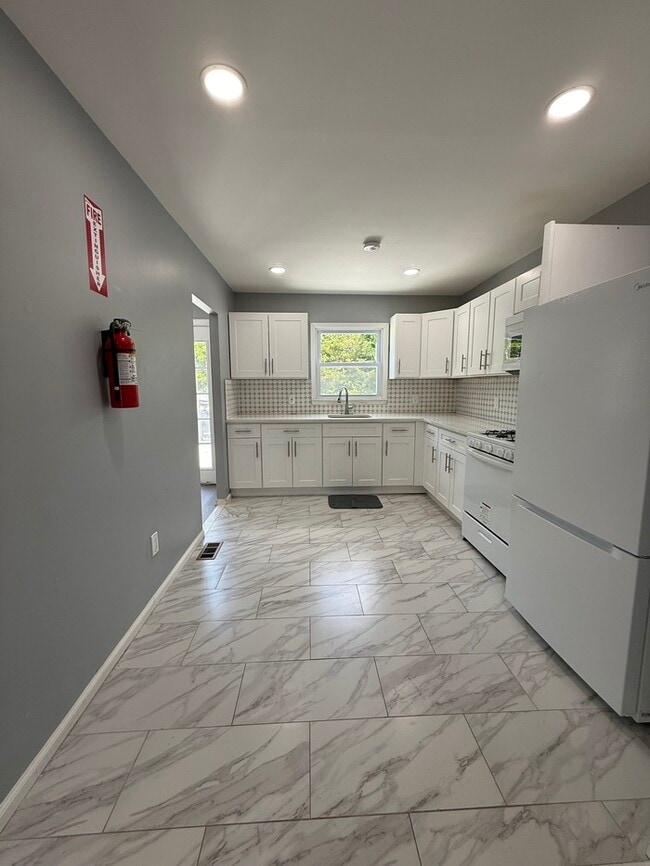 Building Photo - 309 Ellis Ct