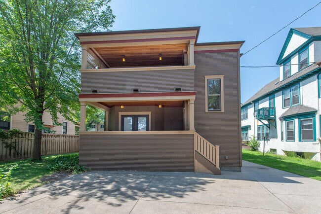 Building Photo - 2205 Aldrich Ave S