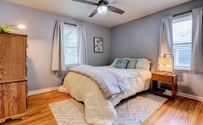 Building Photo - 1441 Lewison Ave NE