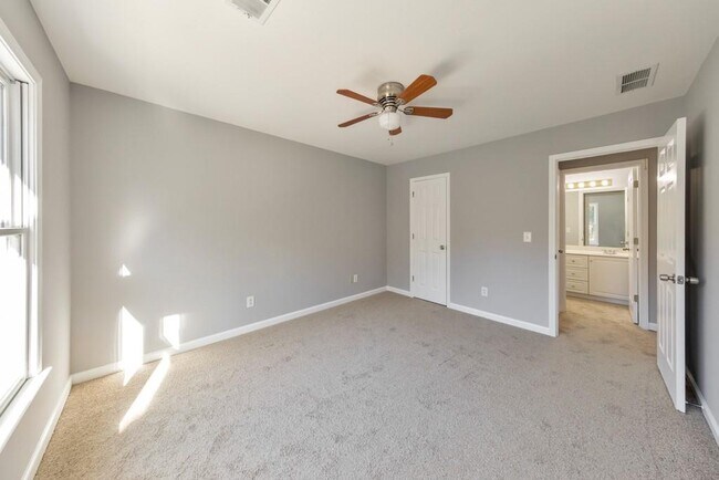 Building Photo - 4804 Thicket Path NW