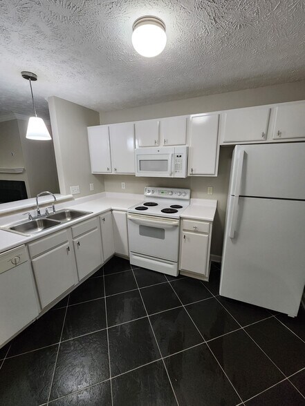 Building Photo - 330 Bubble Creek Ct