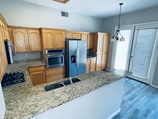 Building Photo - *WONDERFUL SINGLE STORY HOME IN "GREEN VAL...