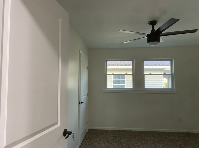 Building Photo - 4908 3rd Ave S