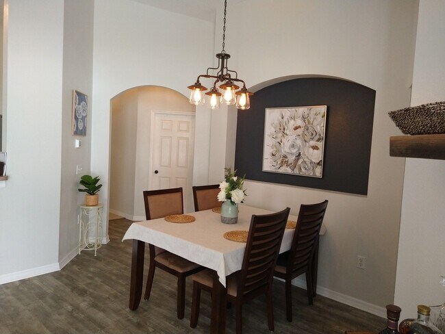 Building Photo - 359 Sir Phillips Dr