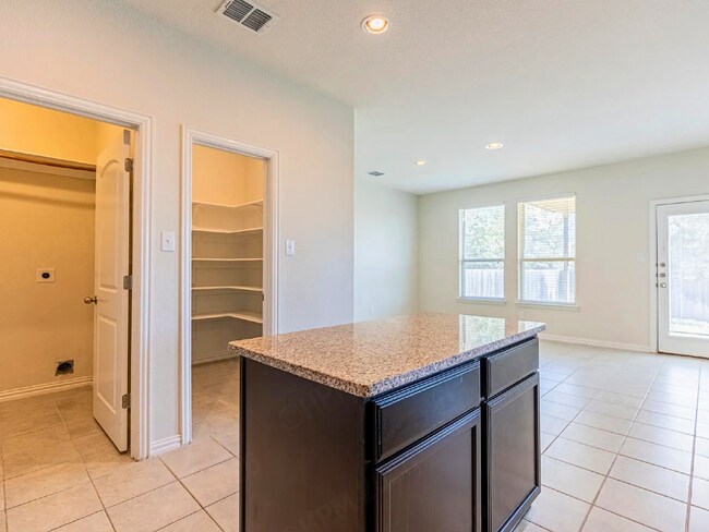 Building Photo - Spacious 4 Bedroom Home with 2 Car Garage in Boerne ISD