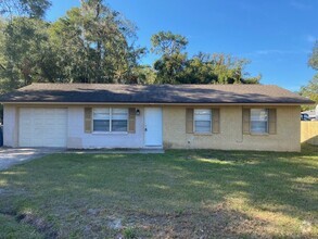 Building Photo - 3/1 in Orange City off Blue Springs Avenue...