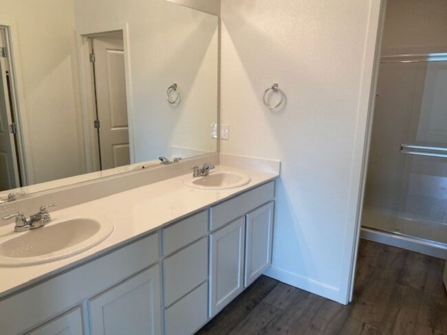 Building Photo - Nearly New DR Horton Home 3 Bedroom, 2 Bath, 2 Car Garage