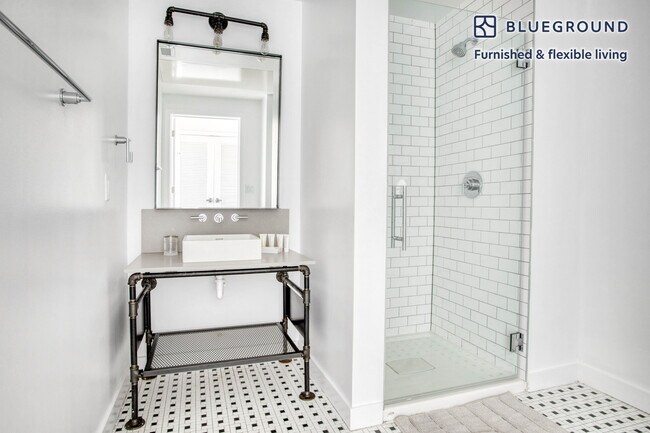 Building Photo - 1346 4th St SE