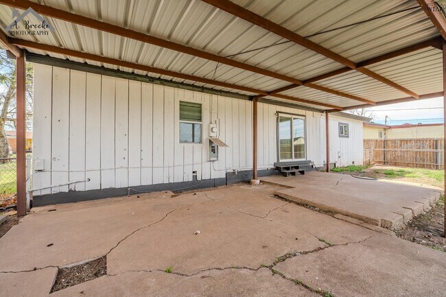 Building Photo - 1624 Sunnyside Ln