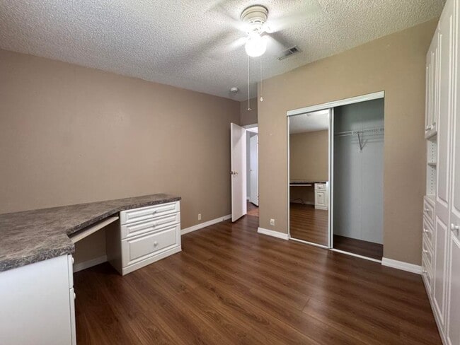 Building Photo - 2/2 in Plantation Oaks