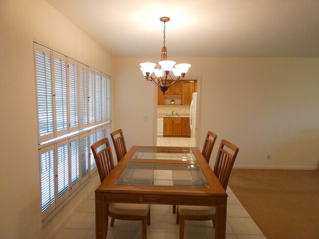 Building Photo - 3 SE Turtle Creek Dr
