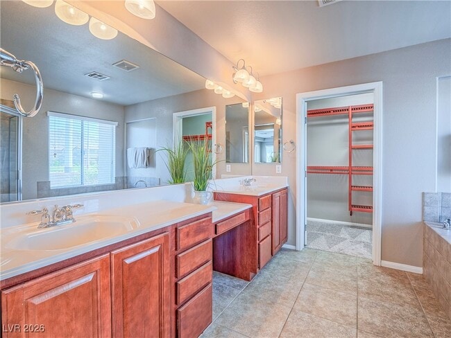 Building Photo - 7017 Whipple Manor St