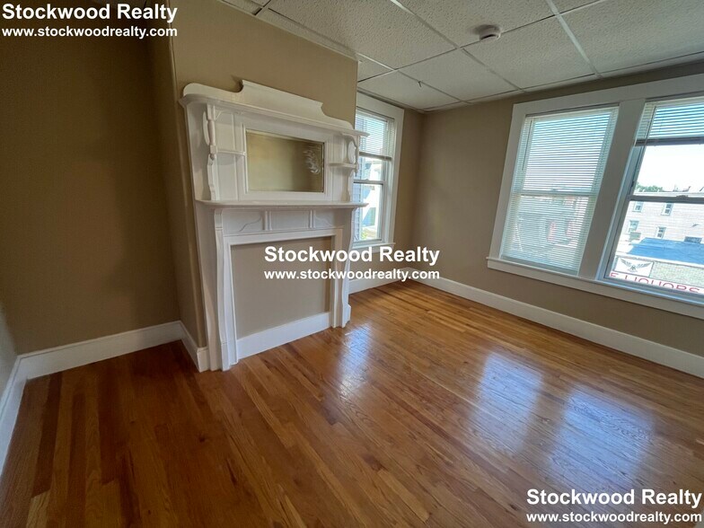 Building Photo - 933 Dorchester Ave