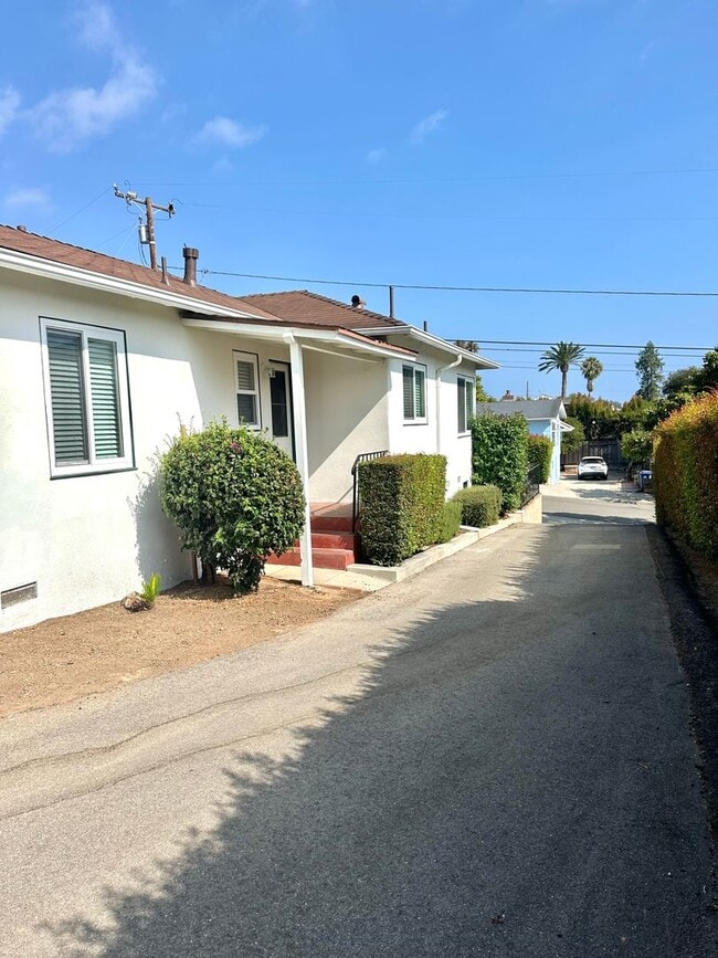 Building Photo - Beautifully Remodeled Unit on the East Side of Santa Barbara