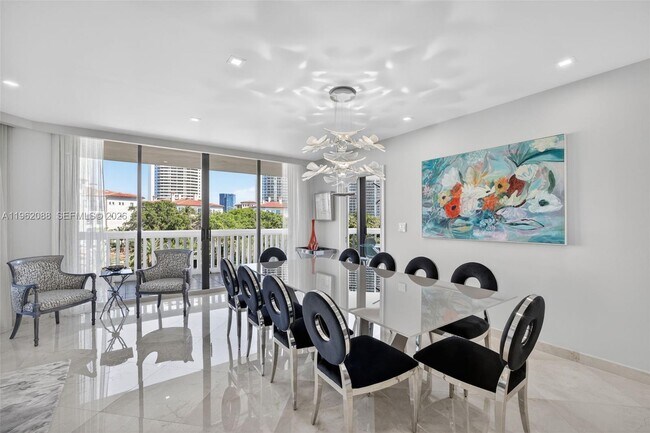 Building Photo - 2000 Island Blvd