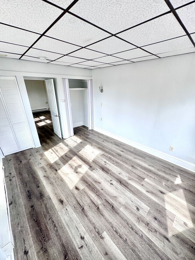 Building Photo - 295 S 14th St