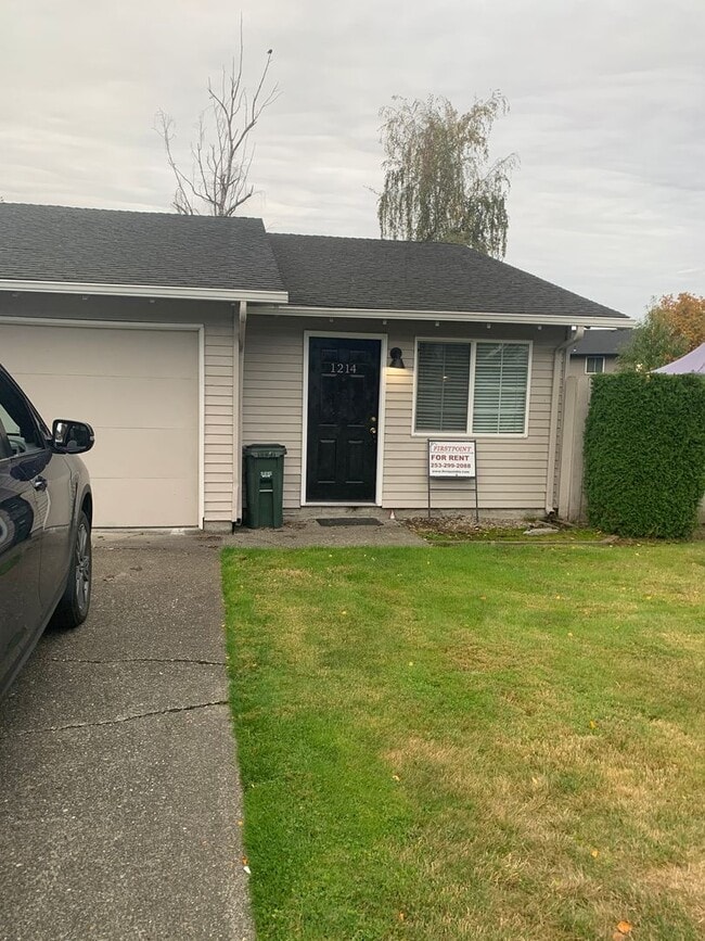 Building Photo - Downtown Puyallup Duplex