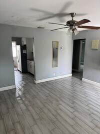 Building Photo - 1051 SW 32nd Ct