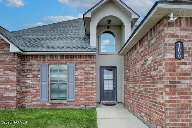 Building Photo - 106 Farmers Market Dr