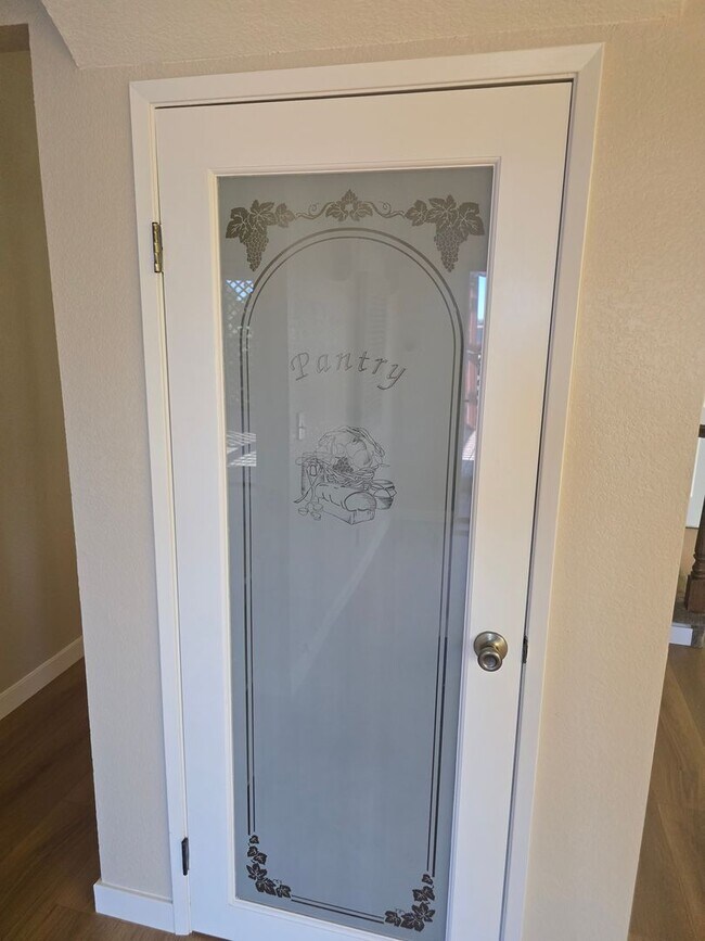 Building Photo - Move In special $ 1,000.00 off the first f...