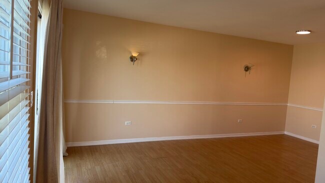 Building Photo - 8114 160th St