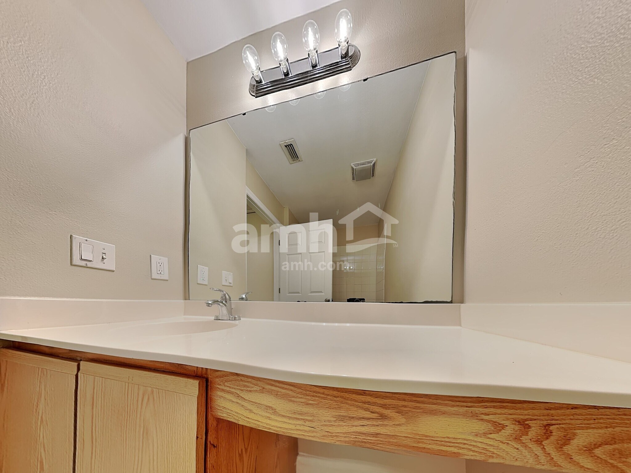 Building Photo - 574 Wekiva Bluff St