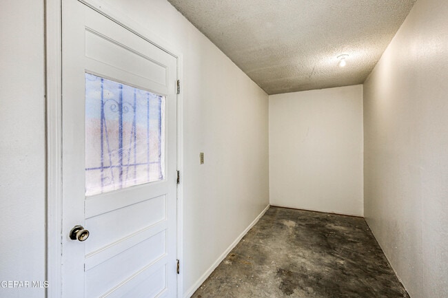 Building Photo - 3008 Gaston Dr