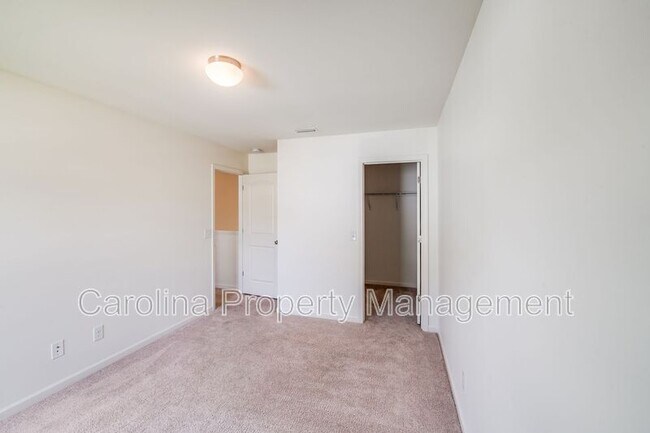 Building Photo - 12915 Hill Pine Rd