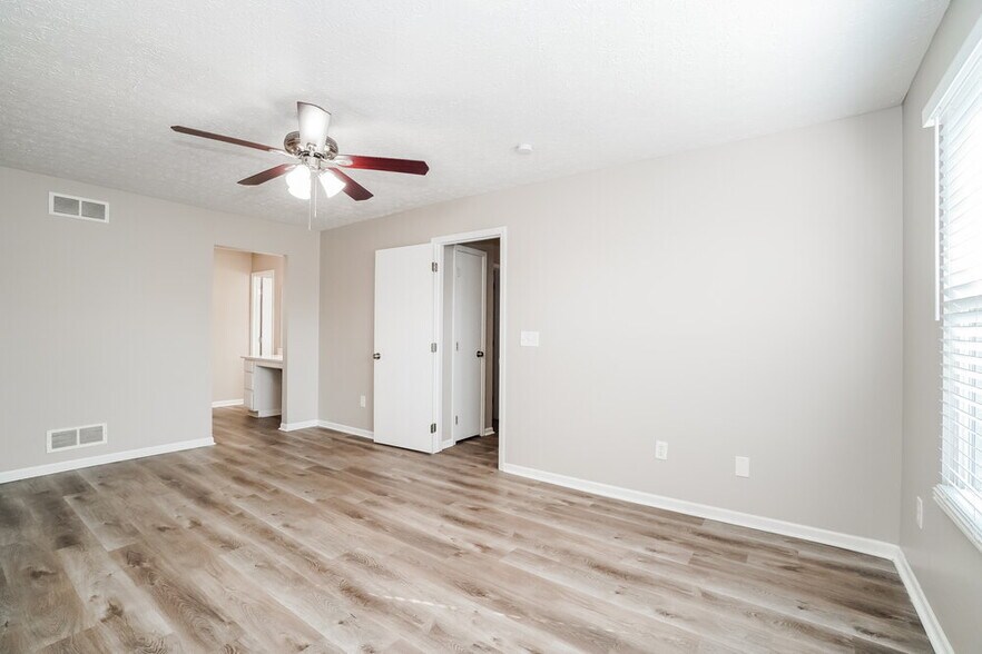 Building Photo - 5601 High Arbor Dr