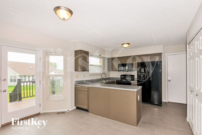 Building Photo - 2742 Bromley Dr