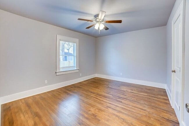 Building Photo - Classic Charm With All New Amenities 3/2 House!