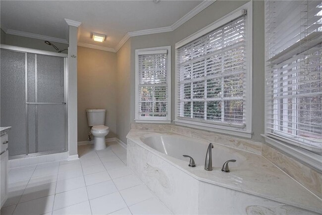 Building Photo - 8895 Club River Dr
