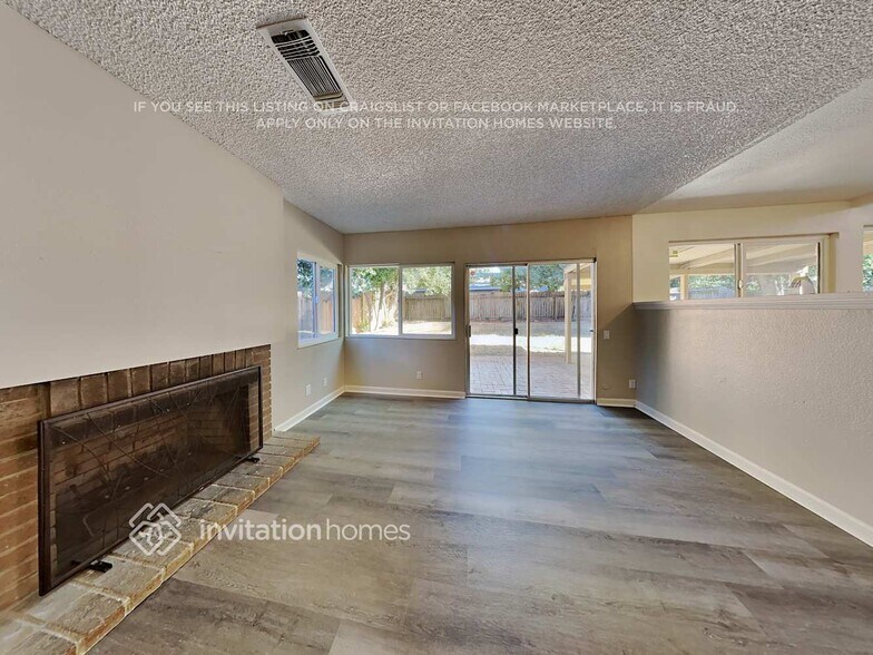 Building Photo - 9236 Linda Rio Dr