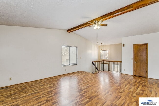 Building Photo - **SE Wichita -  3 BEDROOM BI-LEVEL DUPLEX**