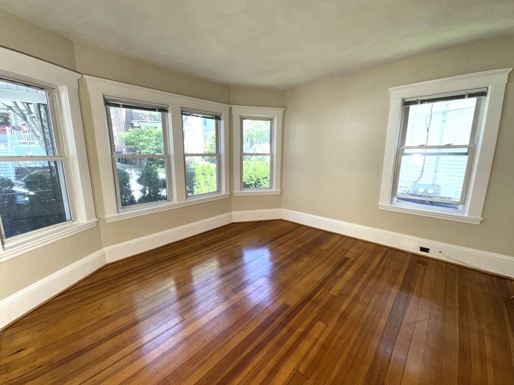 Building Photo - 18 Hunnewell Ave