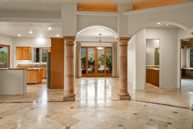 Building Photo - Unfurnished, 1-year long-term rental