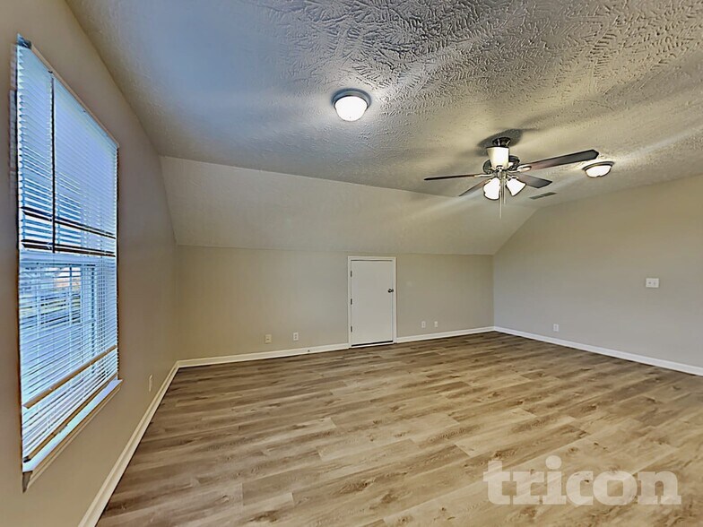 Building Photo - 4924 Nina Marie Ave