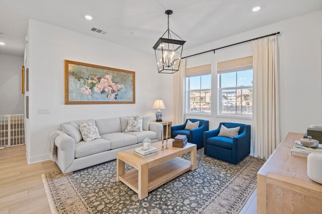 Building Photo - Beautiful 5bed/4bath for Rent Home at Great Park