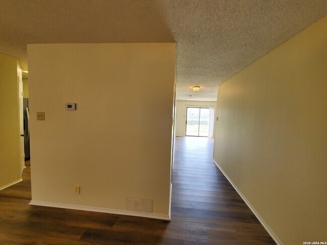 Building Photo - 8219 Sunshine Trail Dr