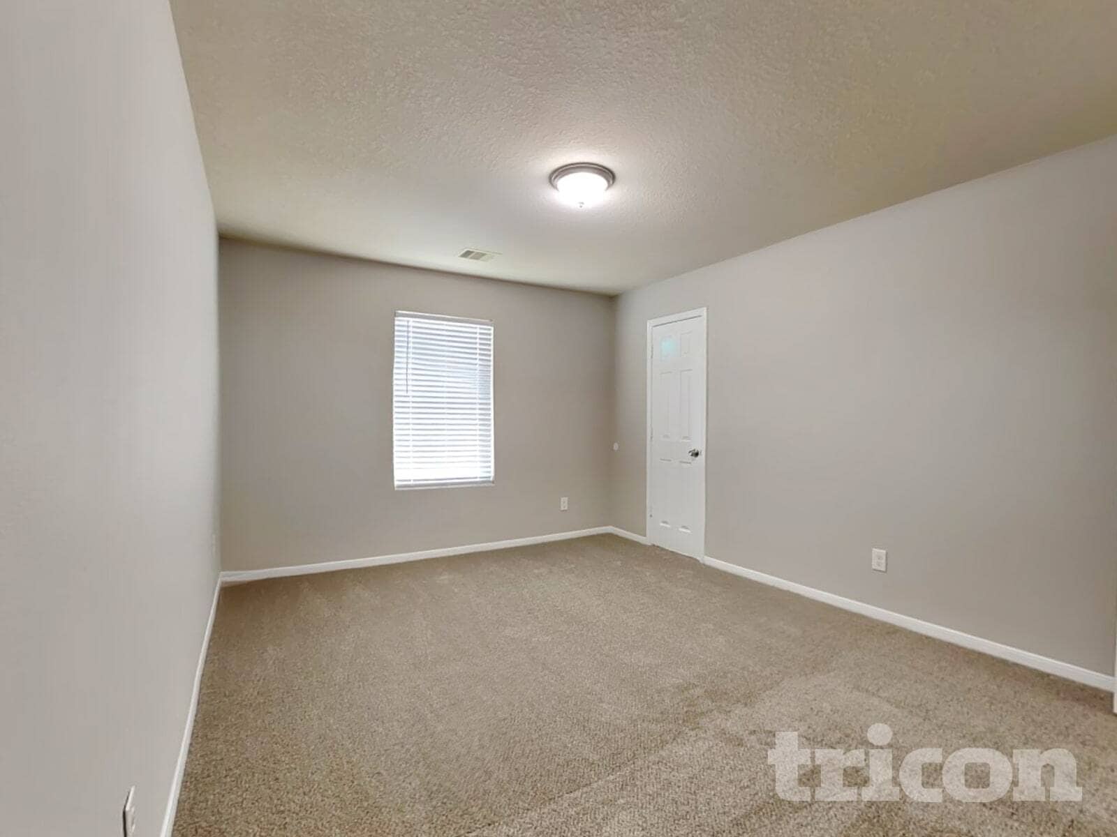 Building Photo - 3347 Apple Dale Dr