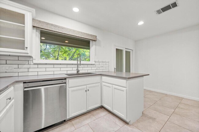 Building Photo - 7002 Firewheel Hollow