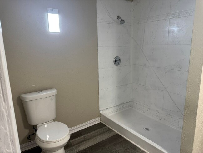 Building Photo - Move In Ready! Corner Lot Home with Update...