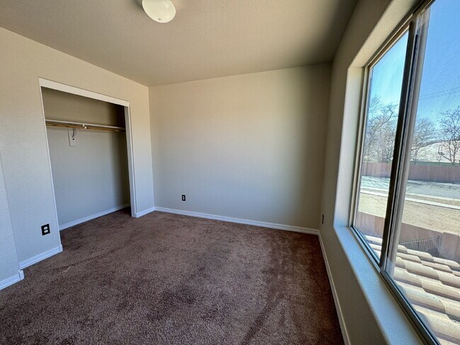 Building Photo - Move in Special 1/2 off first full month's...