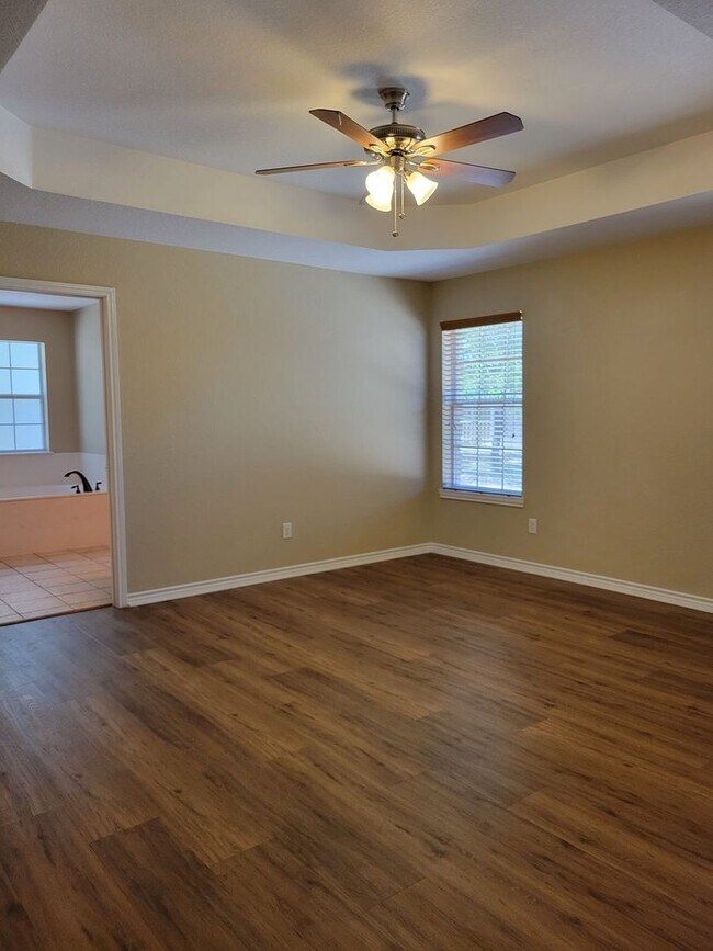 Building Photo - Huge 1/2 acre lot on cul de sac!  White Rock Estates!