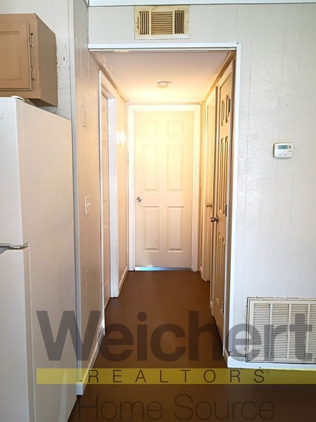 Building Photo - All-Inclusive 2-Bed Apartment for Rent