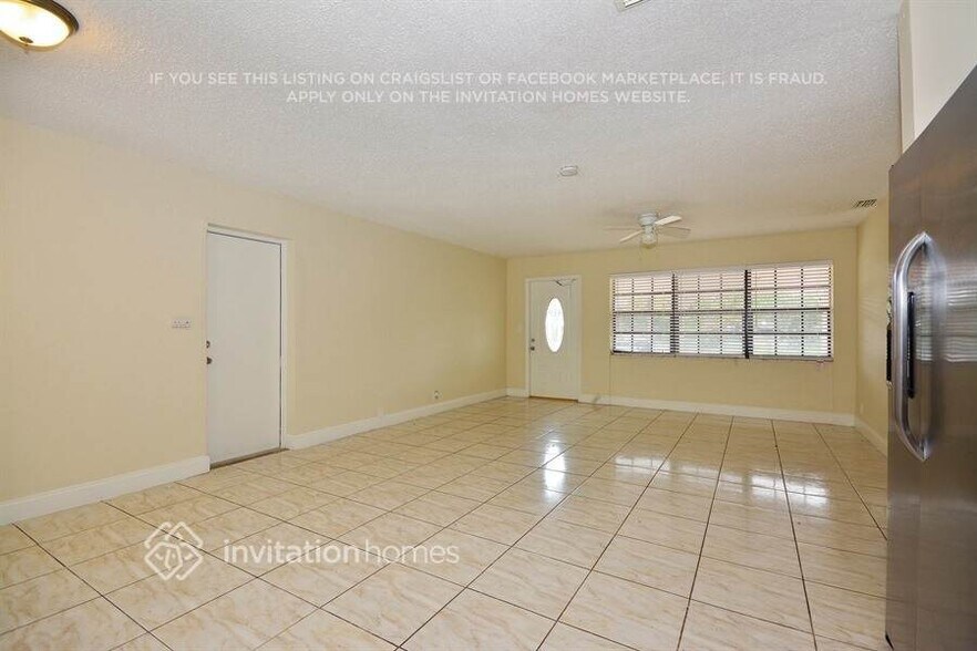 Building Photo - 3792 SW 19th St