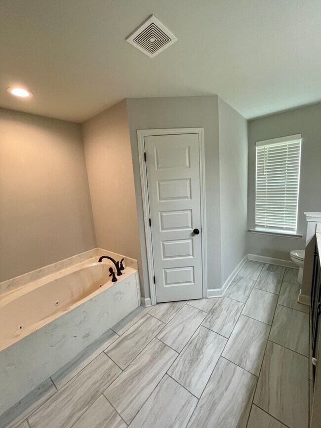 Building Photo - Central Park 933