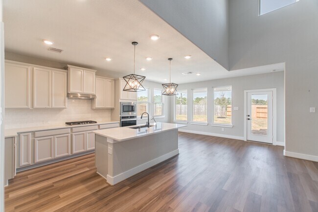 Building Photo - 2016 Woodland Park Ct