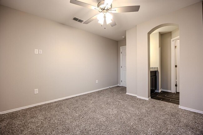 Building Photo - 8702 Shiloh Rock Dr